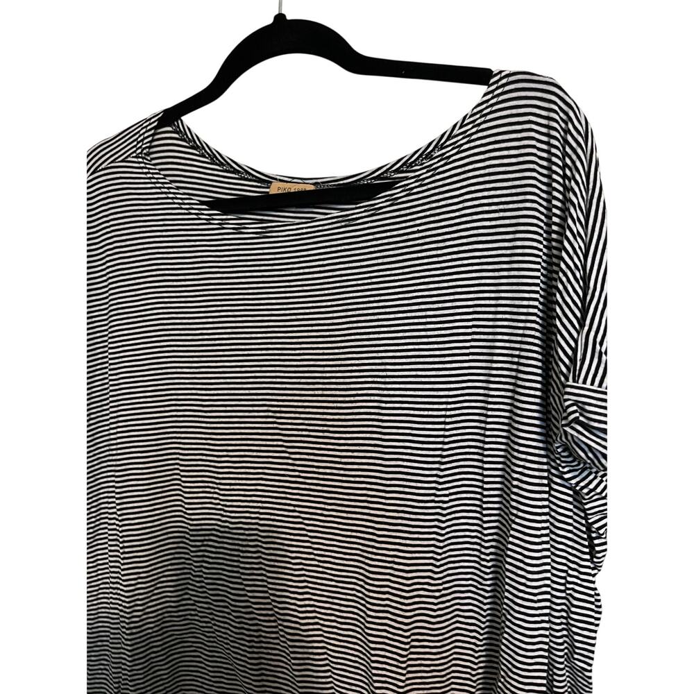 Black and White Striped PIKO Top - Picture 2 of 4